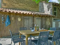 La Maison des Vendangeurs , Gîte with swimming pool and bicycles Hotels in Beaucaire