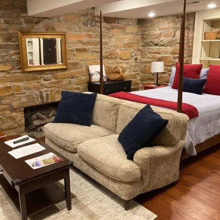 Historic apartment in Old Town Warrenton, Virginia