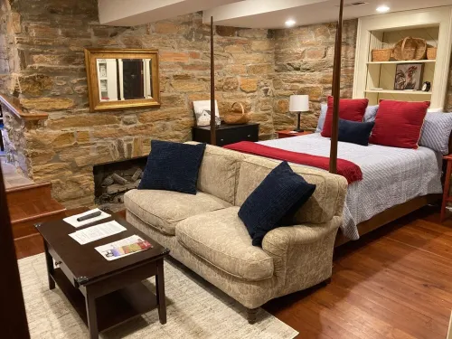 Historic apartment in Old Town Warrenton, Virginia Hotels in Warrenton