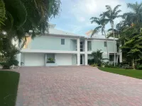 Island Luxury, Upscale, Walk to Sombrero Beach!