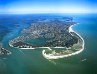 5 Minute Walk to Beach! Walk to Everything!