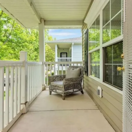 2 Bedroom Lake Norman Condo POOL