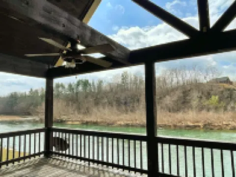 Newly Remodeled! 3-Bedroom Cabin on The Banks of The Current River in Doniphan