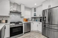 FREE Parking Modern Duplex King Beds near EWR& NYC