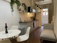 Stunning 2-bed flat with private patio in heart of the west end