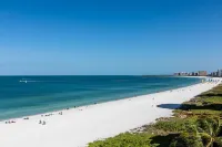 Charming Marco Island Beach Condo-Beach Access-JW Alternative