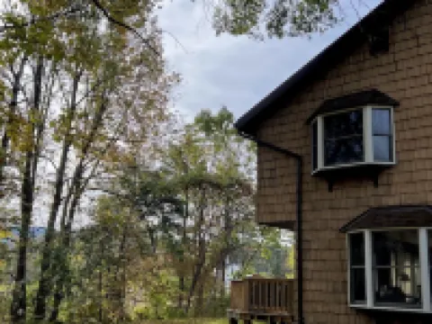 Spacious home in the Heart of 46 High Peaks on The AuSable River - 8-12 Guests Hotels in Keene