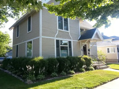 MICHIANA #3 ONE BDRM/ONE BATH BETWEEN DOWNTOWN AND SOUTH BEACH!