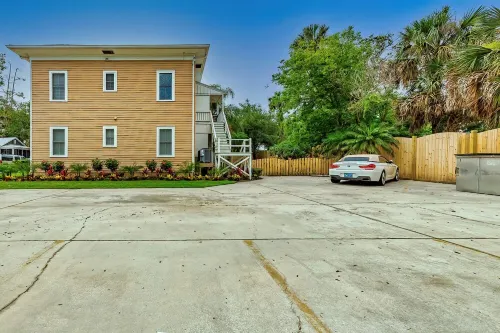 Historic Downtown Luxury 2/2 Condo