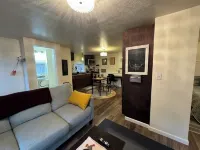 Centrally located 1 bd/1ba bungalow 米蘇拉住宿飯店