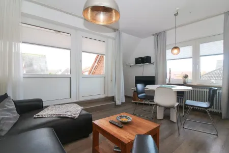 Obergeschosswohnung in Strandnähe für bis zu 4 Personen Samt Hund