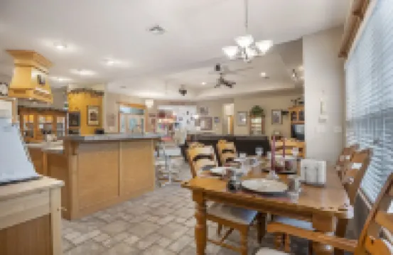 Lake Eufaula Lake Front with boat dock & boat ramp 300 yards away!