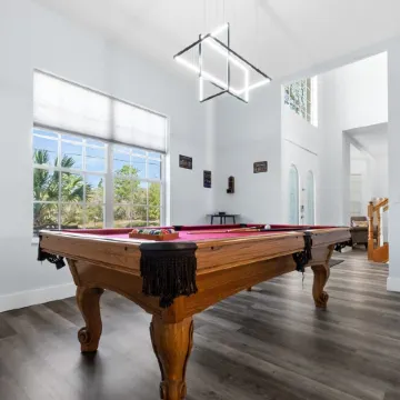 5 bedrm Paradise w/ your own POOL + LAZY RIVER