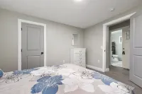 The Blue Haven - Newly Renovated 3Br, 8 Mins to Downtown & Pet-Friendly