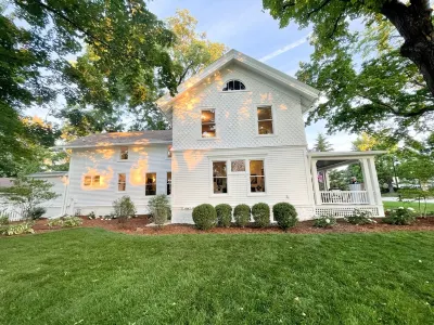 Exquisite Newly Renovated Historic Lake Country Home - Maison La Belle Отели в г. 