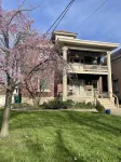 Your Hyde Park Retreat – Pet-Friendly, Walkable, Sleeps 6