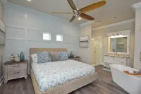 BEACH HANSON 1 New Construction with private pool and hot tub.