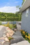 River Retreat W/ HOT TUB/ Game room