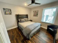 6,000 Sq.ft. 18 Guests, 7-Bed, 6-Bath, Pool, Spa, Outdoor Kitchen, Garden, WIFI.