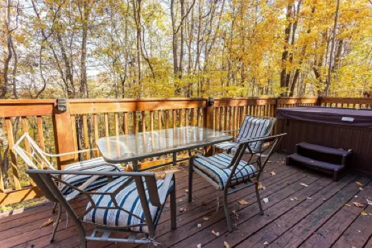 Cozy Cabin - Lake Cumberland - Hot Tub