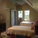 Pineapple Palms Downtown Loft B&B and Gardens