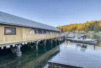 Historic Charming Boat in Downtown Harbor