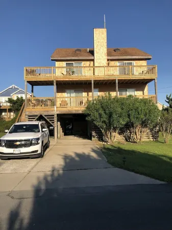 4 BR Oceanside easy beach access - home feeling!