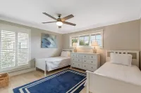 BEAUTIFUL HOME JUST STEPS TO BEACH! Perfect 6 BR Family Home - 3 Master Suites!