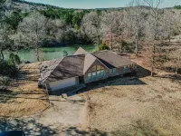 RIVERFRONT HOUSE ON THE LITTLE MISSOURI RIVER!! 1 MILE TO LAKE GREESON Hotels in Pike County