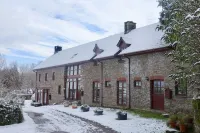"Home from Home" in the Bannau Brycheiniog with stunning views of the Usk Valley