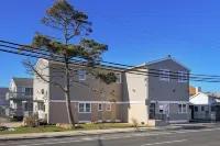 Great Seaside Family Escape - Walk to Beach and Bay - Badges, Parking, BBQ