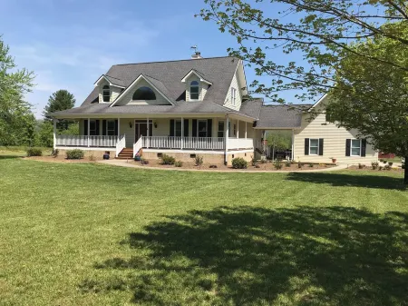 Cozy, Fully Furnished Mountain Retreat – Perfect for Nature Lovers! Отели в г. Фасги Форест