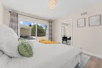 beautiful and quiet/2 beds/2baths house