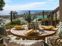 Poolside and Beachfront Remodeled Close to Everything! 索拉納海灘酒店