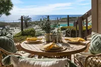 Poolside and Beachfront Remodeled Close to Everything!