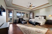 Spacious Lake Travis retreat with stunning views and huge gameroom!