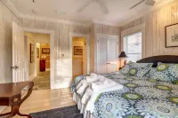 Exceptional Harborfront  Chef's Kitchen Great deck/harbor views