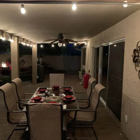 3 King Beds, Heated Pool!!