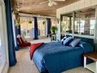 Huge Lakeview|Unique Retreat on Truman Lake|Outdoor Firepit/180°IndoorViews