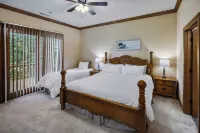 New Luxury Smoky Mountain Country Club Condo, Garage, Washer & Dryer, View!!