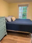 Cranberry Beach Cottage; Minutes to Beach & Ferry The Green Whale 주변 호텔