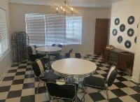 Charming original 1940's home in the heart of downtown Brenham 옐로 피버 묘지 주변 호텔