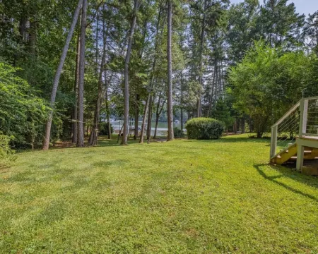 Lake Hartwell - House w/dock, screened in porch and firepit Hotels in Stephens County