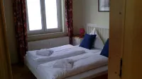 Quiet, yet centrally located apartment with lake view