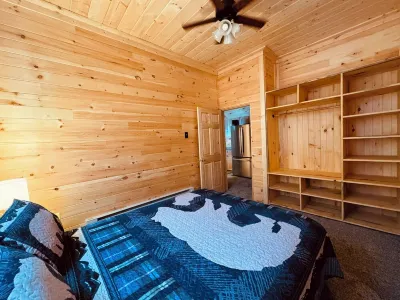 New Custom Designed Country Dwelling Close to Town
