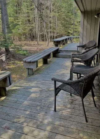 Beach/Ski Home in Harbor Springs Отели рядом с достопримечательностью «Заказник Менонаква Вудс»