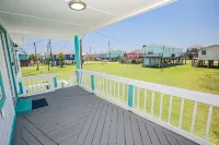 Surfside Getaway for 6