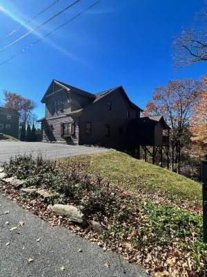 Blowing rock/mins to main st /pets/App Ski 3 miles