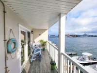 Downtown Bay View Luxury Condo Spectacular view!