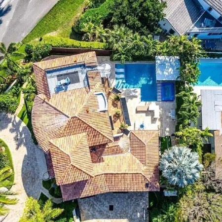 Stunning Florida backyard oasis  w/access to a private residences beach